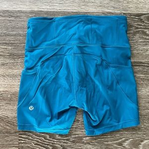Lululemon shorts size 6 EUC